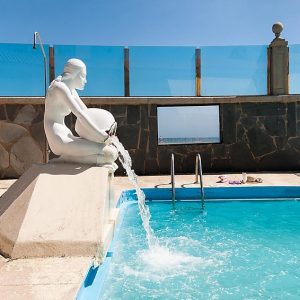 Beachfront Apartment Aquarius Db09