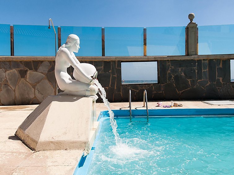 Beachfront Apartment Aquarius Db09