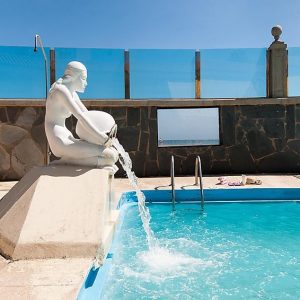 Beachfront Apartment Aquarius01