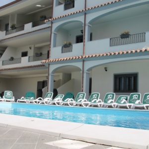 Complesso Moderno Vicino Al Mare