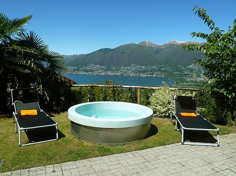 Condominio Pianone (Eckhaus)