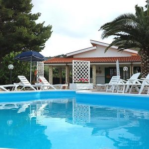 La Vela + Dependance