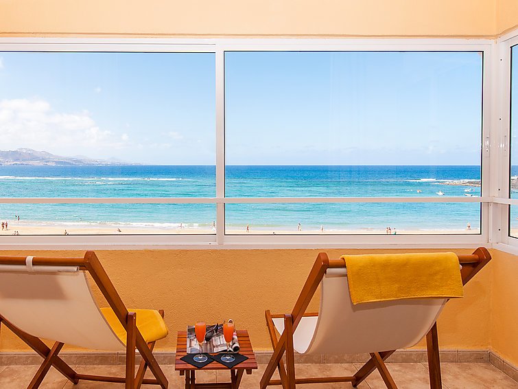 Las Canteras Seafront Apartment