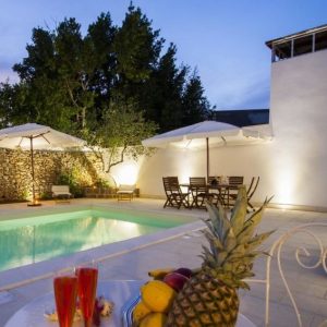 Luxury Faber Courtyard