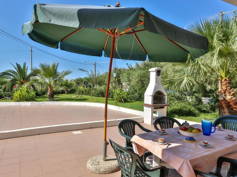 Marini White Sand House