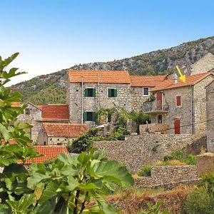 Stone House Pitve