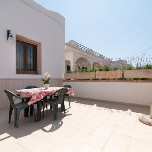 The Green Sea Small House